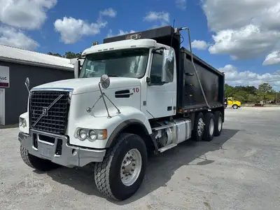 Used 2017 VOLVO VHD84F200 Dump trucks South Carolina US | Palmetto Machinery #1427259