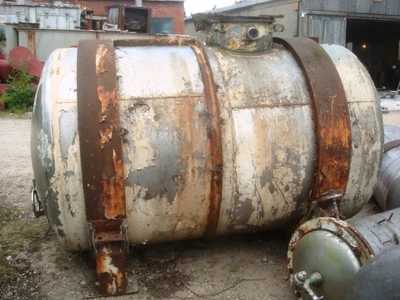 2,720L S/S Horizontal Enclosed Tank