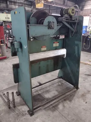 25 TON X 6' WYSONG MODEL #2572 MECHANICAL PRESS BRAKE: STOCK #23464