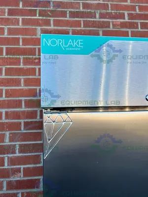 USED NORLAKE NSWDF492SSS/0A WHITE DIMOND SERIES DOUBLE DOOR FREEZER -20C, 49 CU. FT.