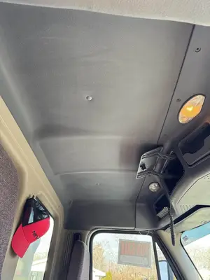 USED 2013 FREIGHTLINER CASCADIA 125