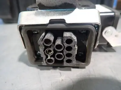 USED AMPHENOL P27779