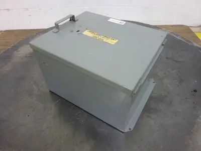 USED SQUARE D SK-5271