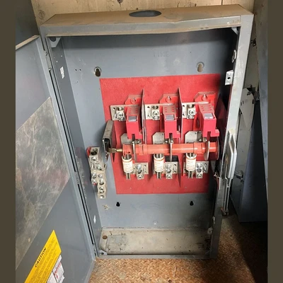 Square D 400 Amp 600 V Fusible Disconnect