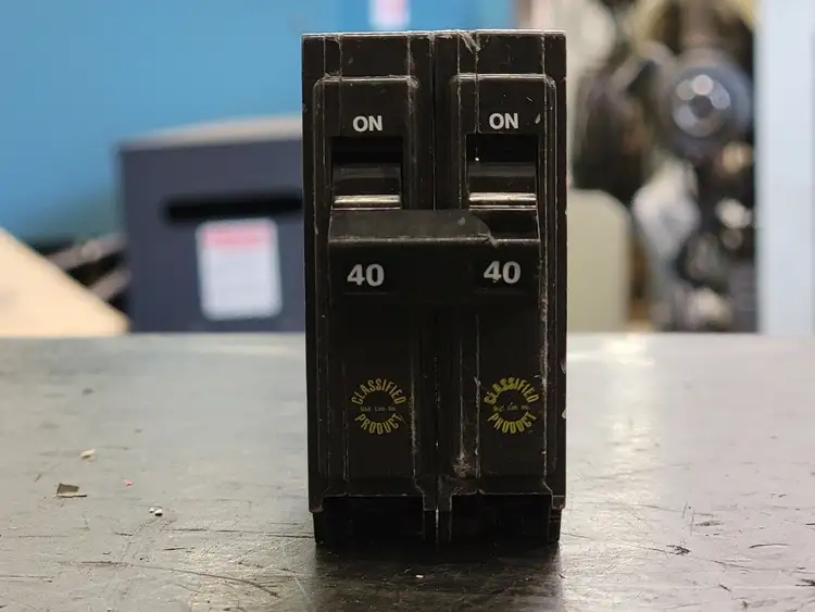 Used CUTLER-HAMMER CHQ240 Switchgears British Columbia CA | Lenmark #241218