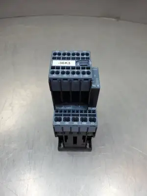 Siemens 3RH21402BB40 Power Contactor w/3RH29112GA31 Module. 4D46