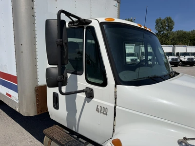 Used 2005 INTERNATIONAL 4300 SBA4X2 Box trucks Indiana US | Miedema Asset Management Group #1414578