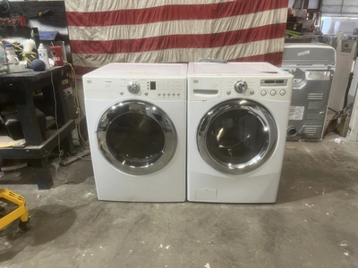 Used LG WASHER AND LG TROMM GAS DRYER FRONT LOAD Washers Michigan US | Miedema Asset Management Group #1344922