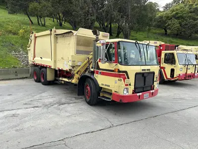 USED 2011 AUTOCAR XPEDITOR