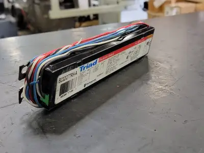 USED UNIVERSAL LIGHTING B232I277RH-A