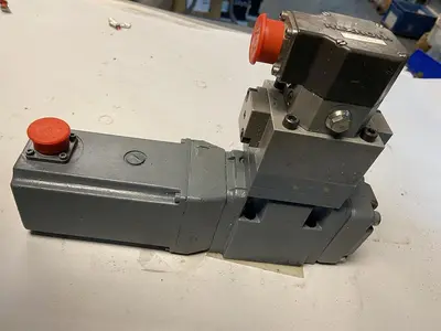 USED REXROTH 4WS2EM10-42/5B2ET315Z8BM-52