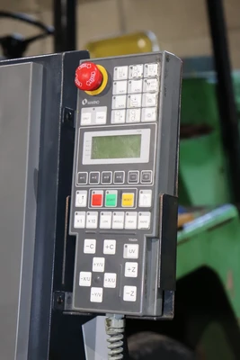 USED 2003 MAKINO SP64