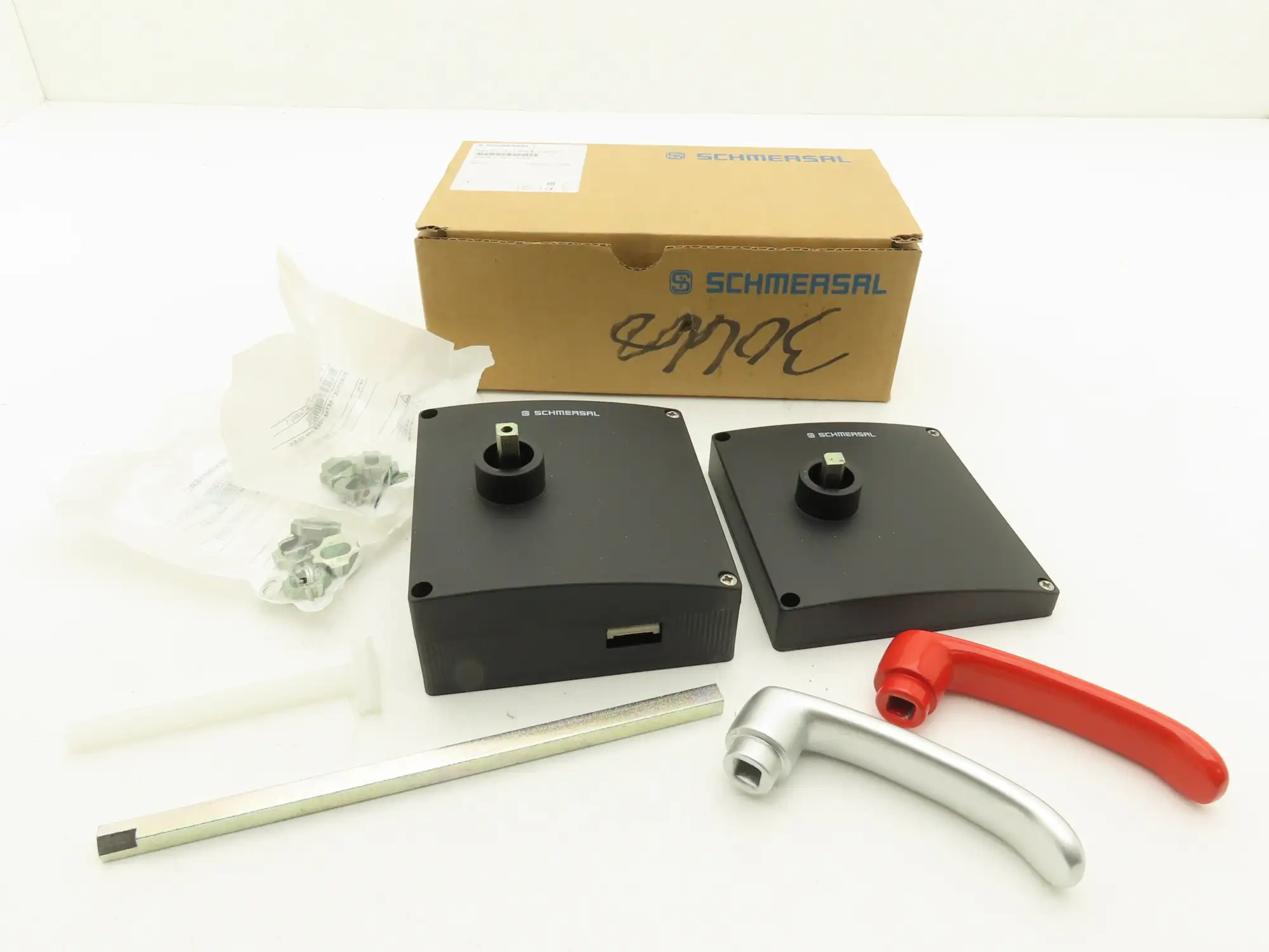 Schmersal AZ/AZM 200-B30-LTAG1P1 Solenoid Interlock Emergency Exit Door Handle