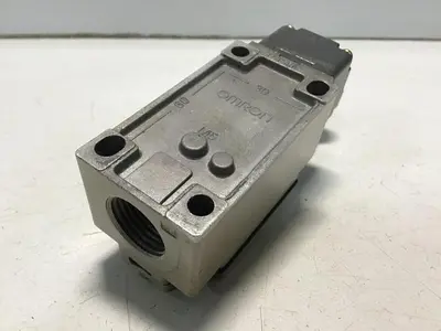 USED OMRON D4B-2115N-R