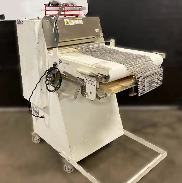 8-0143 Oliver Bloemhof Bread and Roll Moulder 860L
