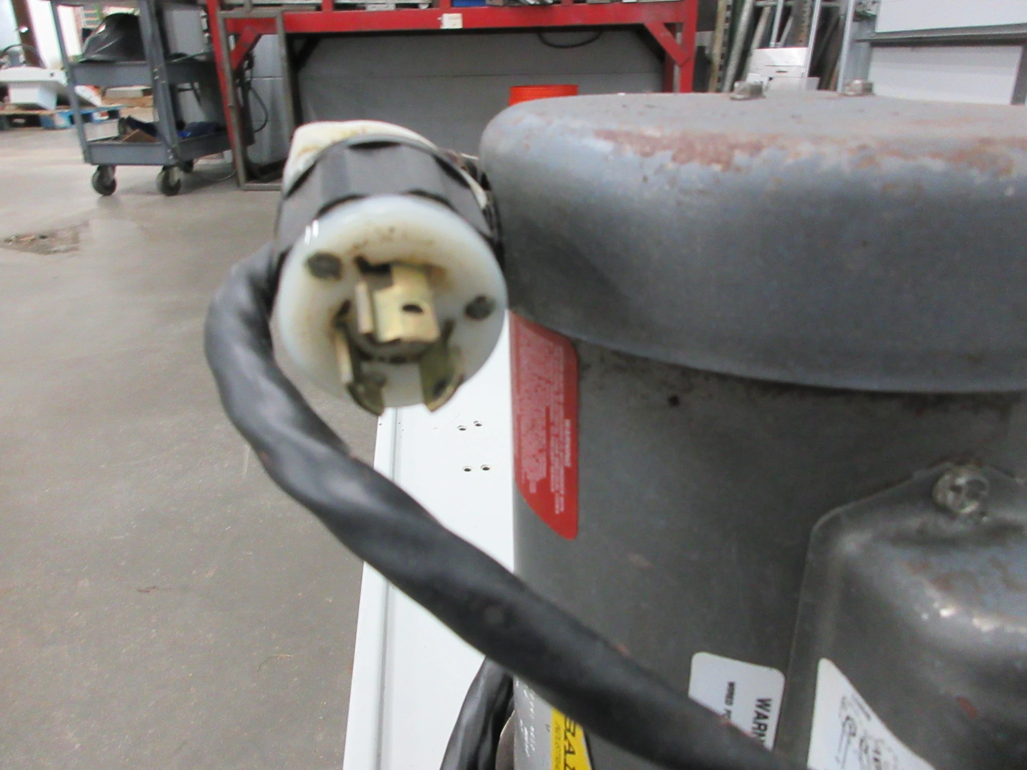 Used 1998 USED HAAS PARTS AND TOOLING 35 GALLON COOLANT TANK Coolant Tanks Minnesota US | Machinesused.com #1336807