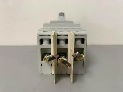 USED ALLEN-BRADLEY 140G-G6C3-C45 CIRCUIT BREAKER SPOLE UNIT 480V