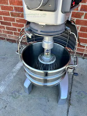 USED HOBART LEGACY HL300 PLANETARY FLOOR MIXER W/ BRAND NEW BOWL 30 QT, 3/4 HP, 120V