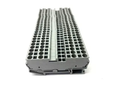 Used Phoenix Contact Feed-Through Terminal Block ST 2,5-QUATTRO LOT OF 26 Terminal Blocks Michigan US | Maverick Industrial Sales #1389723