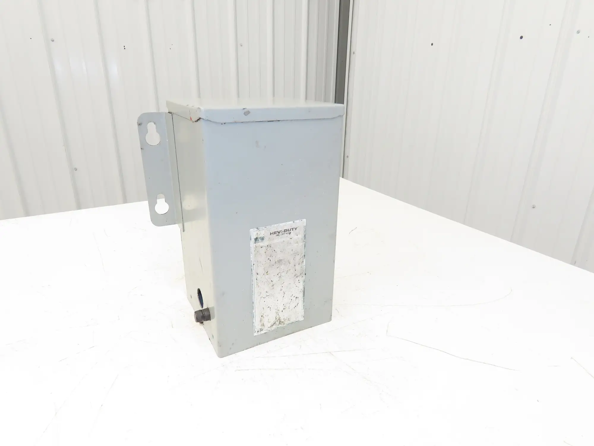 Sola Hevi-Duty HS5F3AS Transformer 3kva 1PH 240/480HV 120/240LV Type 3R