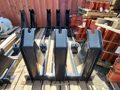 8ft. Conveyor Idler - Bracket Only