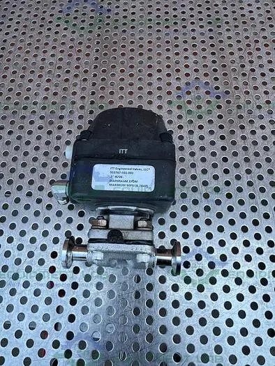 Used ITT PURE FLO .5-316L-RA20MAX-CWP150 DIAPHRAGM VALVE W/ 1/2" SANITARY FITTING Valves/Fittings California US | Equipment Lab #485714