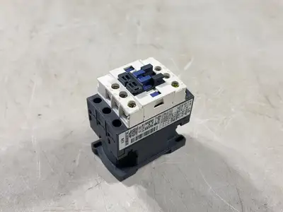 32 Amp, 3 Pole, 2 NO + 2 NC, 115 VAC Coil Contactor C05F7