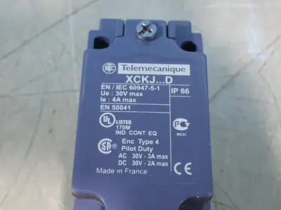 Used TELEMECANIQUE ZCKJ8D Relays & Switches Ohio US | HGR 24 #864316