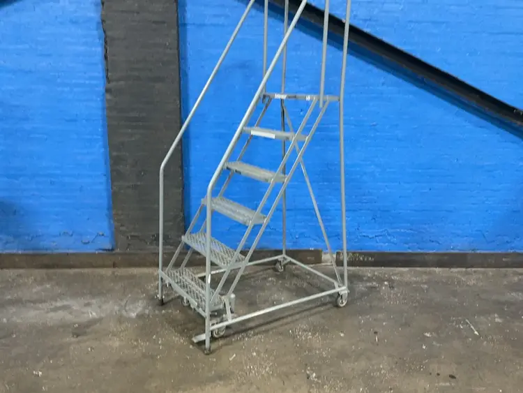 Used _UNKNOWN_ _UNKNOWN_ Ladders Ohio US | HGR 24 #1373291