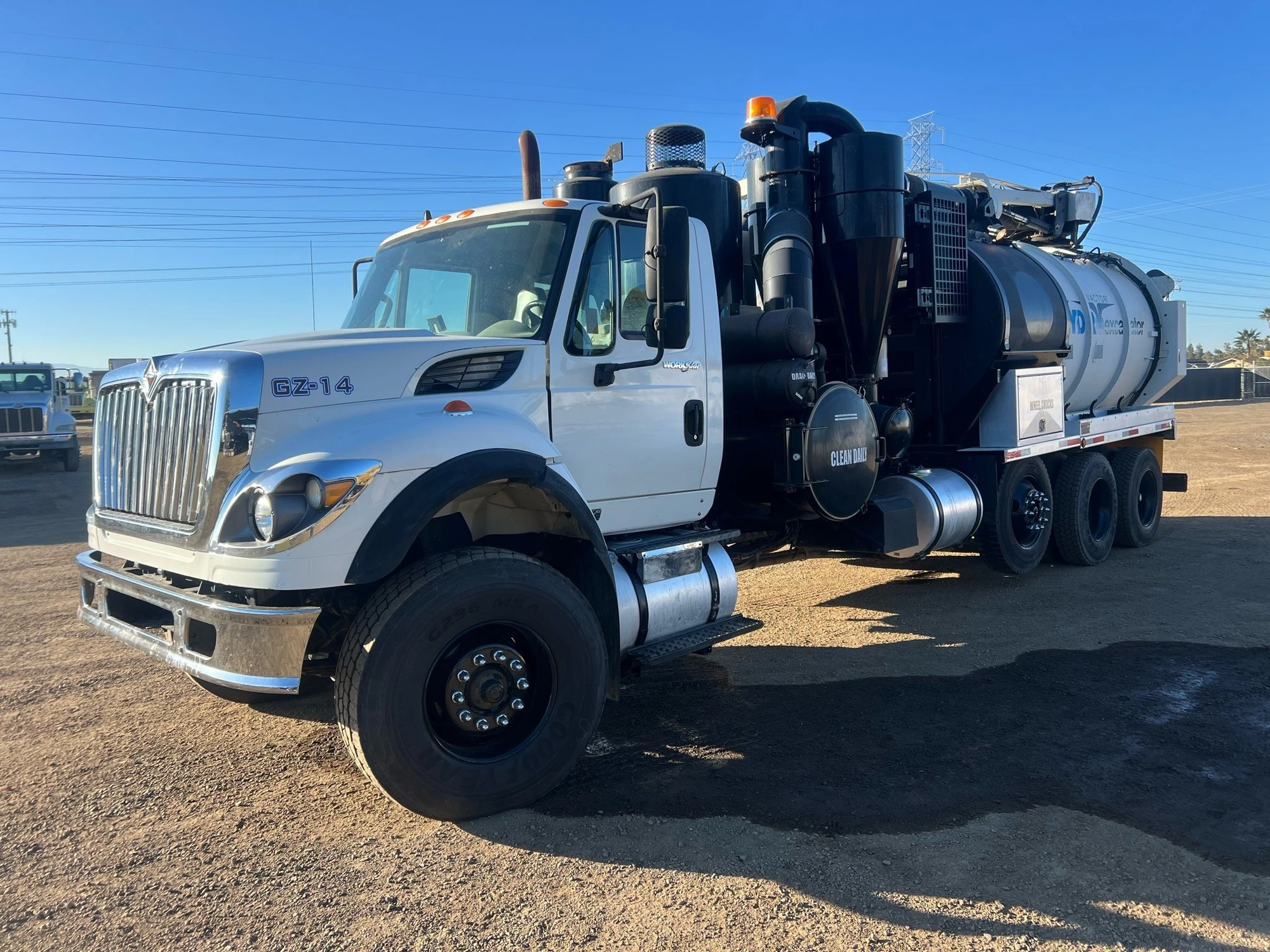 USED 2011 VACTOR HXX