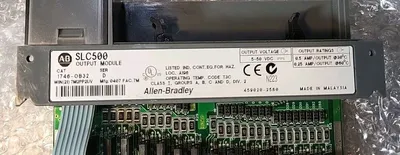 Allen-Bradley 1746-OB32 SerD SLC500 Output Module Loc3C19