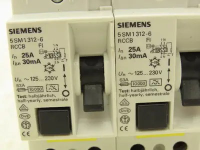 Siemens 5SM1312-6 Residual Current Circuit Breaker RCCB FI 25A 125-230V Lot of 2
