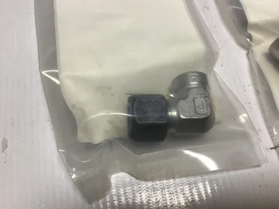 Parker 8-4 DBZ-SS Stainless Fittings Compression to Pipe 1/4”