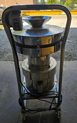USED 2013 CE INTERNATIONAL LS-450-SA-NW