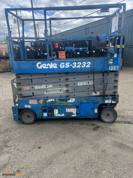 Used 2010 GENIE GS 3232 Scissor Lifters Michigan US | Miedema Asset Management Group #1055819