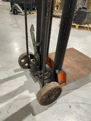 Used Maverick Industrial Sales Rolling Platform Lift Cart Platform Lifters Michigan US | Maverick Industrial Sales #1401611