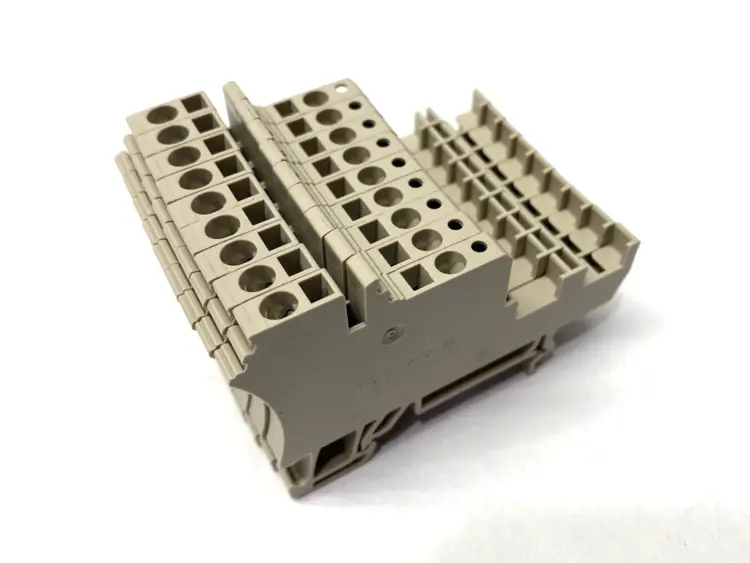 Used WEIDMÜLLER INITIATOR/ ACTUATOR TERMINAL BLOCK 1651980000 LOT OF 9 Terminal Blocks | Maverick Industrial Sales #1103226