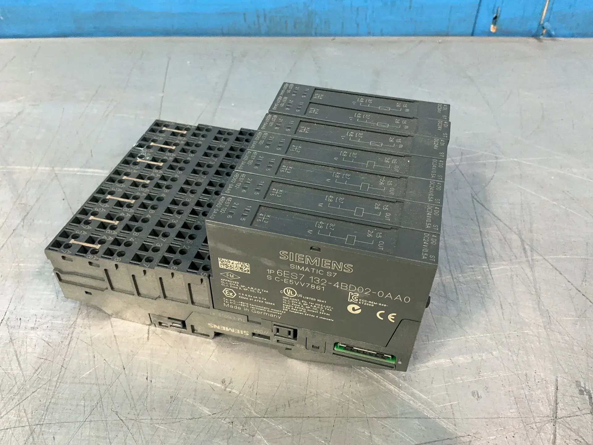 Used SIEMENS 6ES71324BD020AA0 PLC Input & Output Ohio US | HGR 24 #1455458