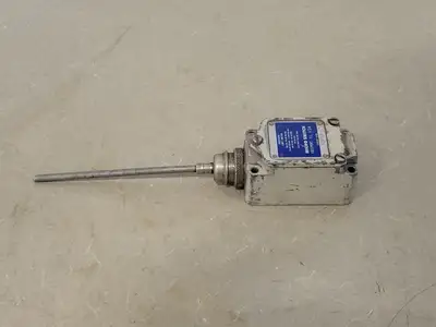 USED MICRO SWITCH 8LS125