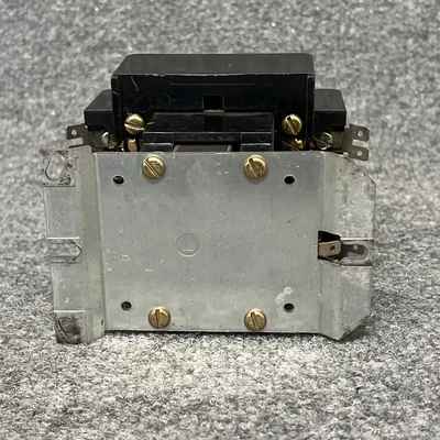 Used GE CR353EE3BAOEF PLC Contactors California US | Davliegogo LLC #1708539