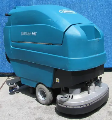 USED TENNANT M5400