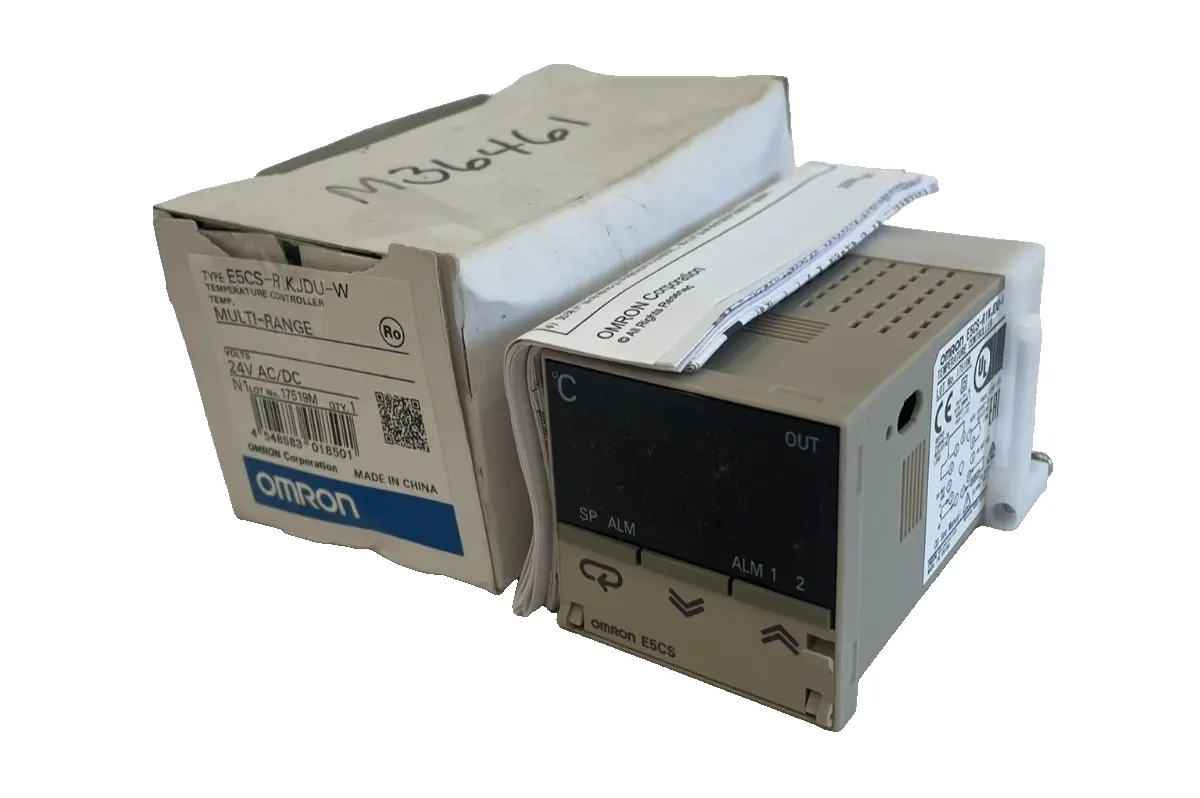 NEW OMRON E5CS-R1KJDU-W TEMPERATURE CONTROLLER 24VAC E5CSR1KJDUW