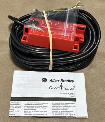 NEW Allen Bradley 440N-S32033