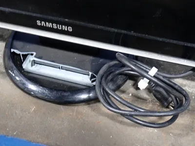 USED SAMSUNG SYNCMASTER 216BW