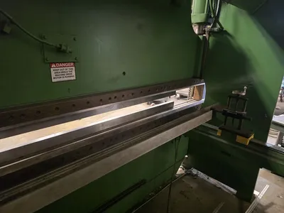 Used CINCINNATI 90 AS X 10 FT. Press Brakes Georgia US | The Equipment Hub #350073