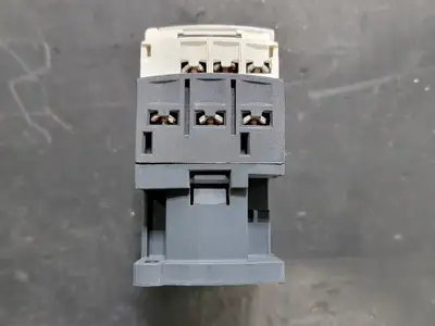 USED SCHNEIDER ELECTRIC LC1D12G7