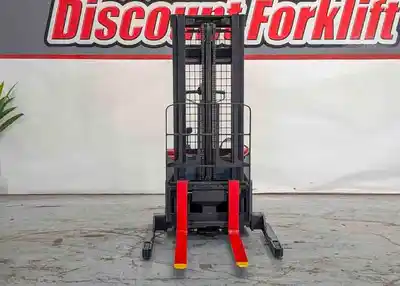 USED 2018 RAYMOND RSS40