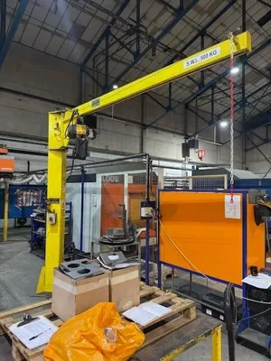 PYTHON CRANE Material Handling | Bowland Trading Ltd (1)