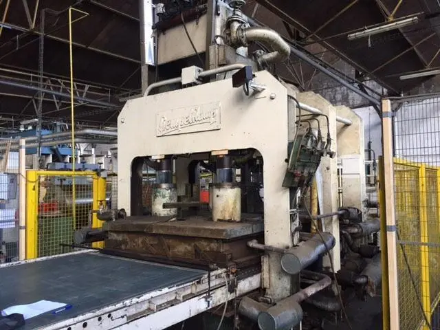 Used SIEMPELKAMP PANEL PRESS 470 TON Hydraulic Presses BE | Apt International N.V #362264