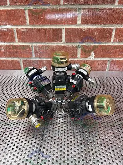 Used 5 ITT ADVANTAGE STAINLESS STEEL DIAPHRAGM VALVES W/ VALVE POSITIONER Valves/Fittings California US | Equipment Lab #485567